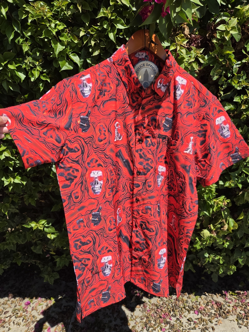 Retro Rifle T800 Terminator Button Down Shirt Men's Large Red Lava Print NWT